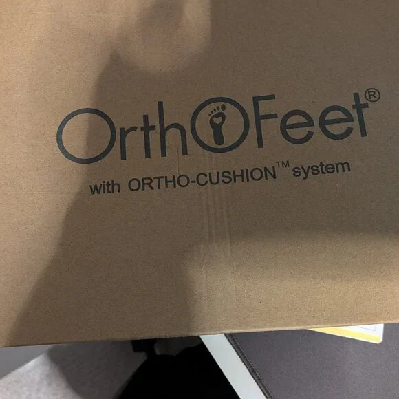 BRAND NEW Orthofeet shoes - Picture 2 of 5